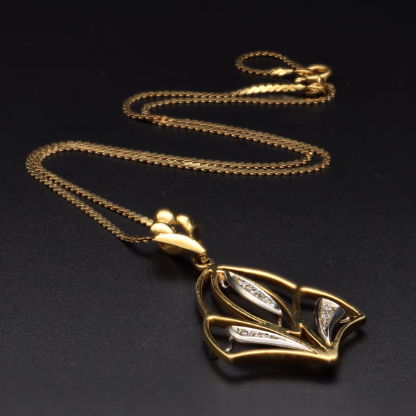 18ct Yellow Gold Art Deco Style Diamond Necklace