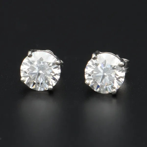 18ct White Gold Lab Diamond Stud Earrings
