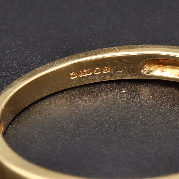 18ct Yellow Gold Solitaire Round Diamond Ring