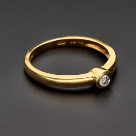 18ct Yellow Gold Solitaire Round Diamond Ring