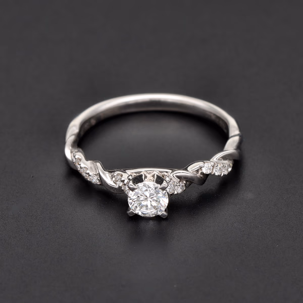18ct White Gold Diamond Solitaire Ring