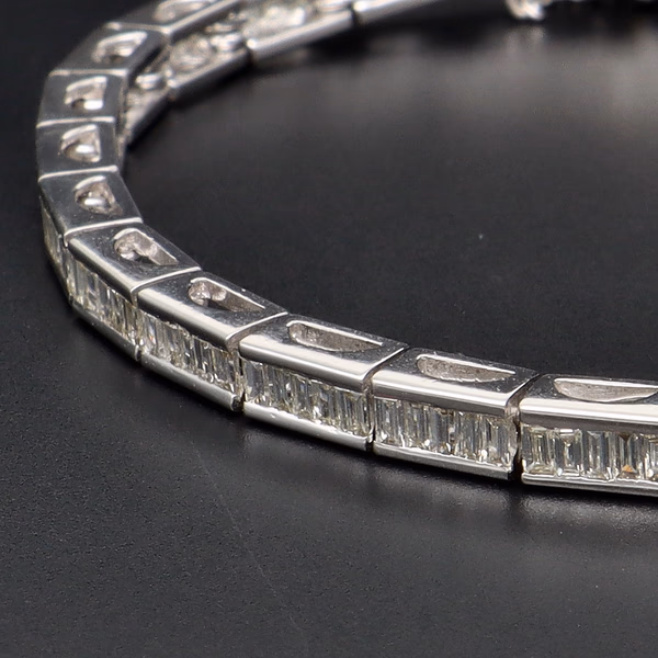18ct White Gold Diamond Line Bracelet