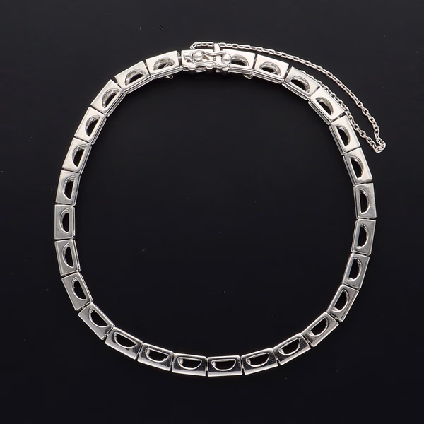18ct White Gold Diamond Line Bracelet