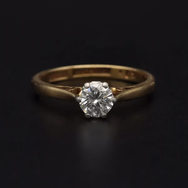18k Gold Diamond Solitaire Ring