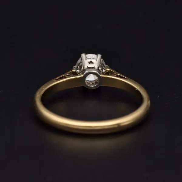 18k Gold Diamond Solitaire Ring
