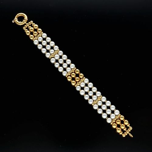 Vintage 18ct Gold and Pearl Bracelet image-1