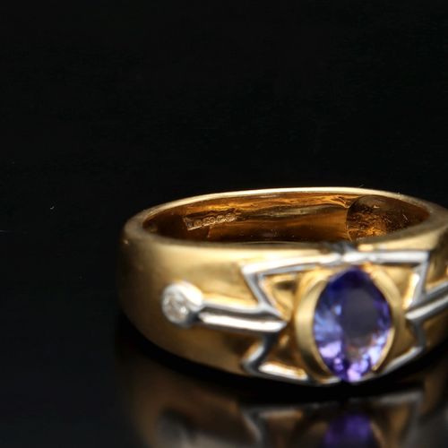 18ct Gold Tanzanite and Diamond Ring image-5