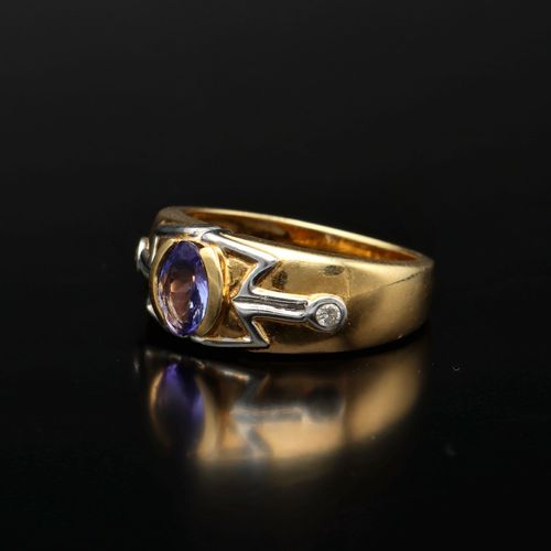 18ct Gold Tanzanite and Diamond Ring image-3