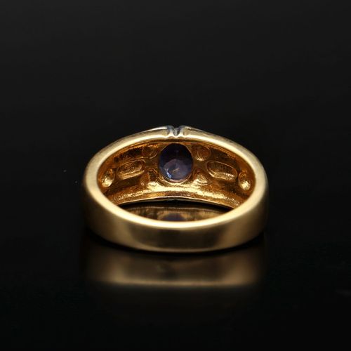 18ct Gold Tanzanite and Diamond Ring image-4