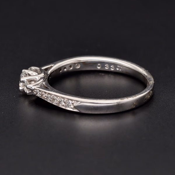 18ct White Gold Three-Stone Diamond Ring