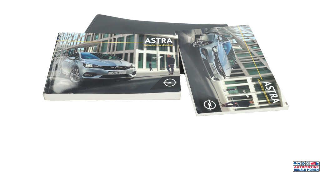 Used Instruction Booklet Opel Astra K Sports Tourer 1.2 Turbo 12V Price € 35,00 Margin scheme offered by Automaterialen Ronald Morien B.V.