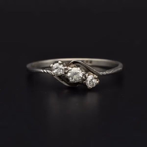 Antique Platinum o.25ct Diamond Ring