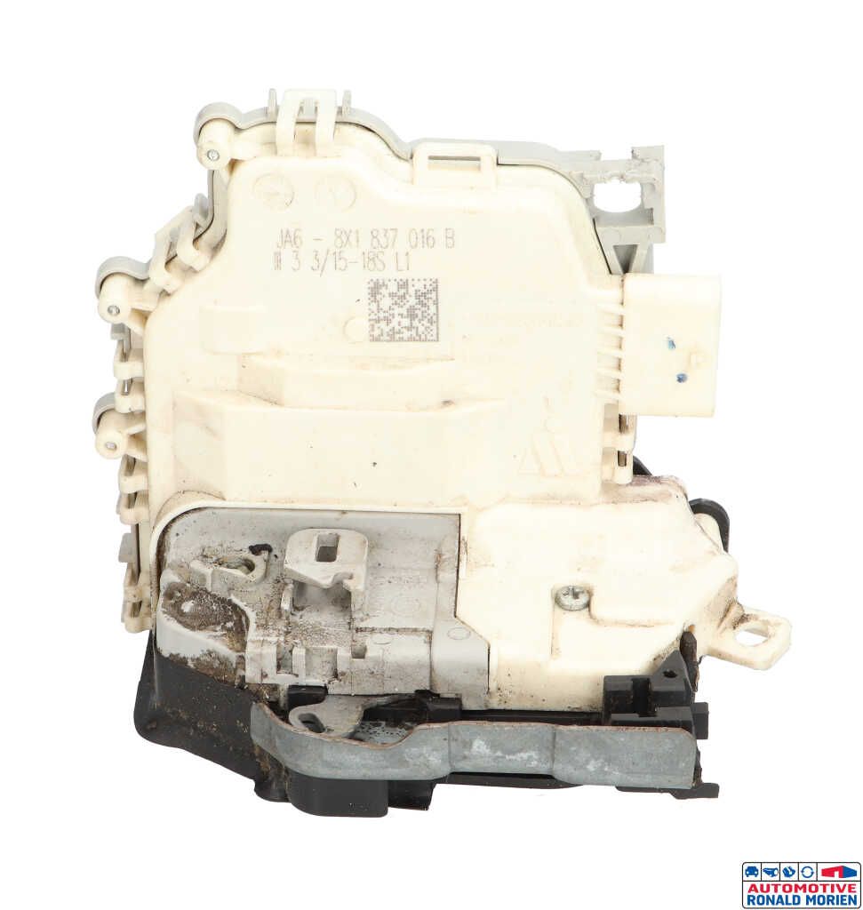 Used Front door lock mechanism 4-door, right Audi A4 Avant Quattro (B9) 2.0 TFSI 16V Price € 35,01 Inclusive VAT offered by Automaterialen Ronald Morien B.V.