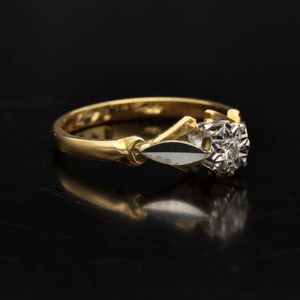 18ct Gold Diamond Ring. London 1973