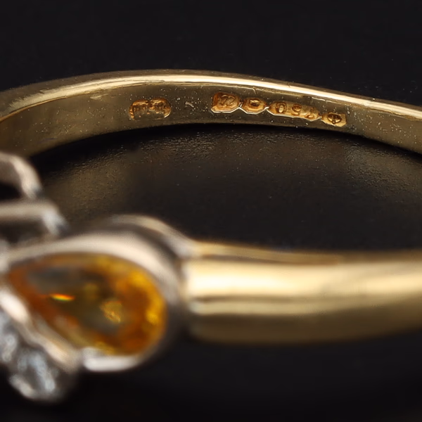 18ct Yellow Gold Pear-Cut Yellow Sapphire & Diamond Ring