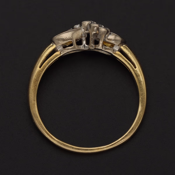 18ct Yellow Gold Pear-Cut Yellow Sapphire & Diamond Ring