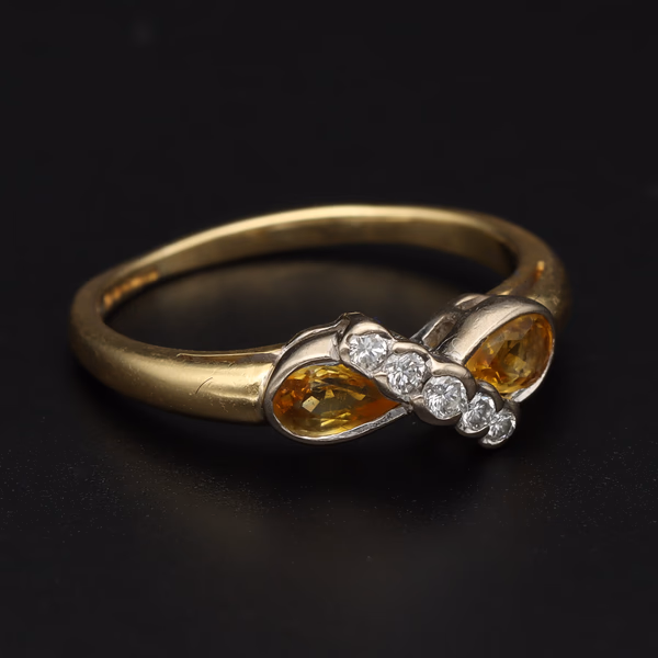 18ct Yellow Gold Pear-Cut Yellow Sapphire & Diamond Ring