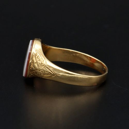 18ct Gold Sardonyx Signet Ring image-3