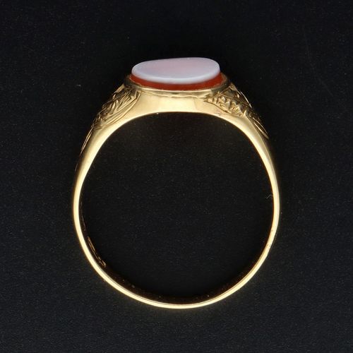 18ct Gold Sardonyx Signet Ring image-6