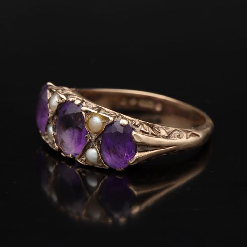 9ct Amethyst and Pearl Ring image-3