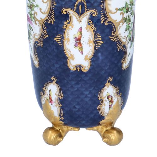 Grainger Worcester Vase image-4