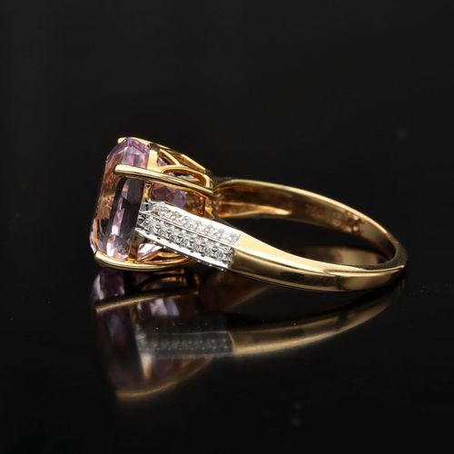 18ct Gold Kunzite and Diamond Ring image-3
