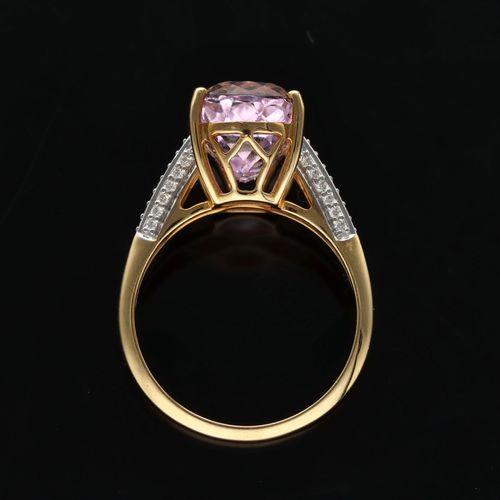 18ct Gold Kunzite and Diamond Ring image-6