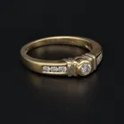 18ct Yellow Gold Diamond Ring