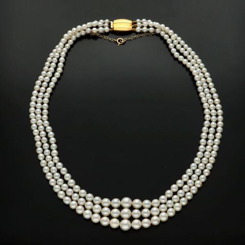 9ct Gold Ciro Gold Clasp Triple String Cultured Pearls image-1