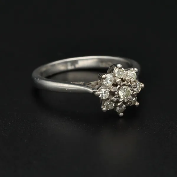 18k Gold Diamond Cluster Ring