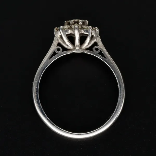 18k Gold Diamond Cluster Ring