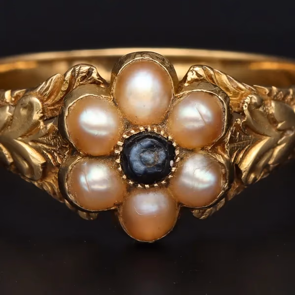 Georgian 15ct Yellow Gold Pearl & Onyx Ring