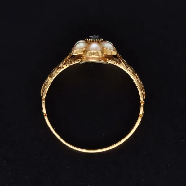 Georgian 15ct Yellow Gold Pearl & Onyx Ring