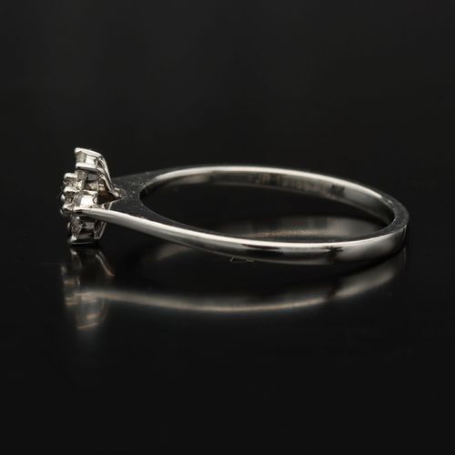 Platinum Diamond Ring image-3