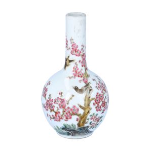 Chinese Republic Porcelain Vase