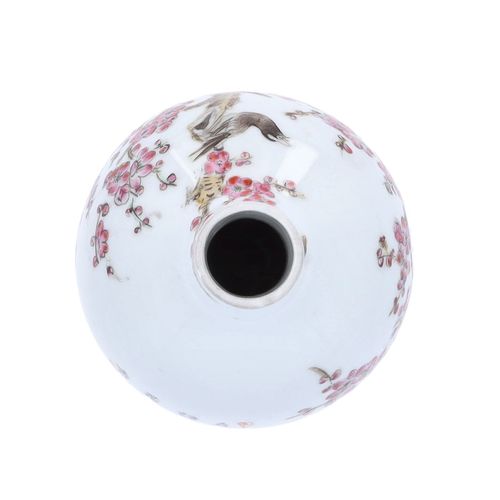 Chinese Republic Porcelain Vase image-6