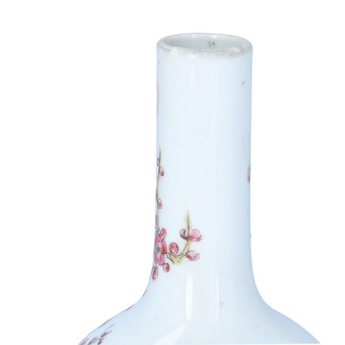 Chinese Republic Porcelain Vase image-4