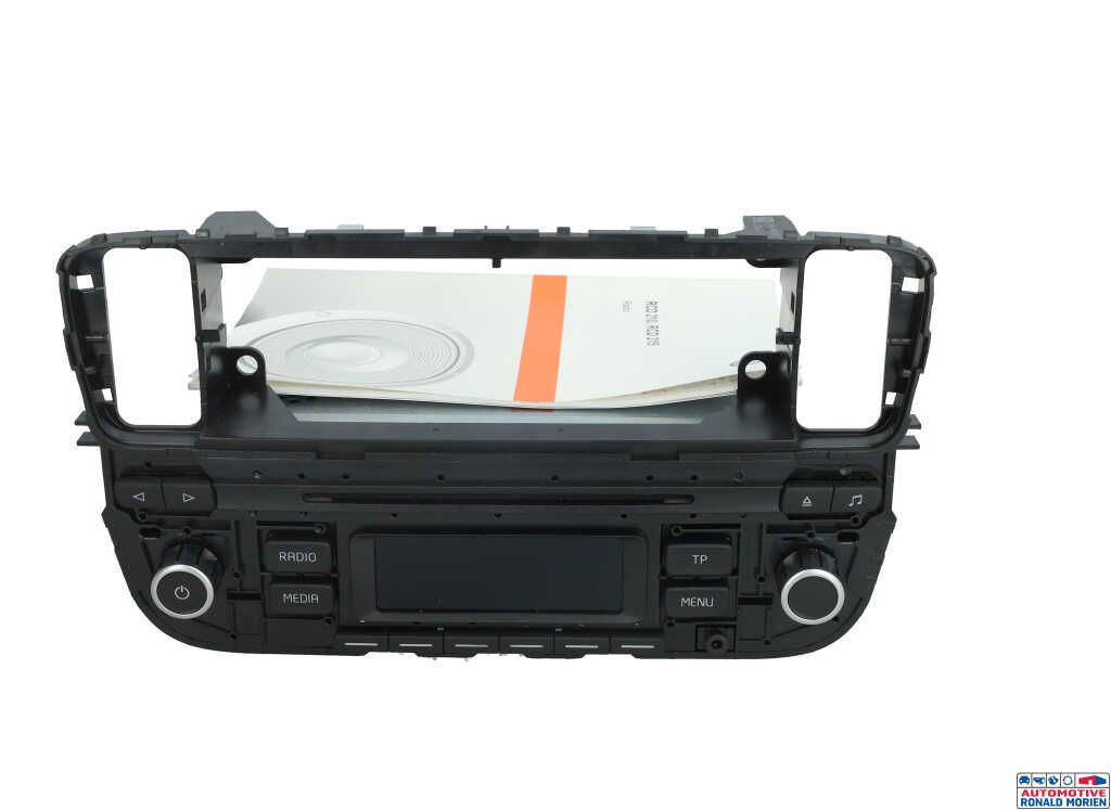 Gebruikte Radio CD Speler Volkswagen Up! (121) 1.0 12V 60 Prijs € 95,00 Margeregeling aangeboden door Automaterialen Ronald Morien B.V.