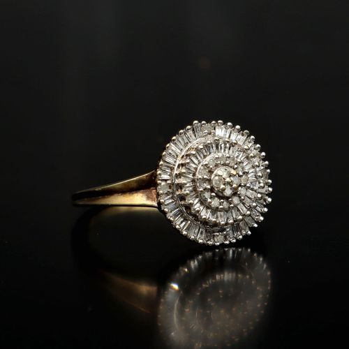 Gold 0.25ct Diamond Ring. image-1