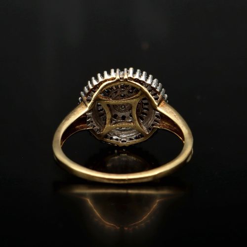 Gold 0.25ct Diamond Ring. image-4