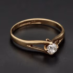Gold 0.25ct Diamond Ring. Edinburgh 1980