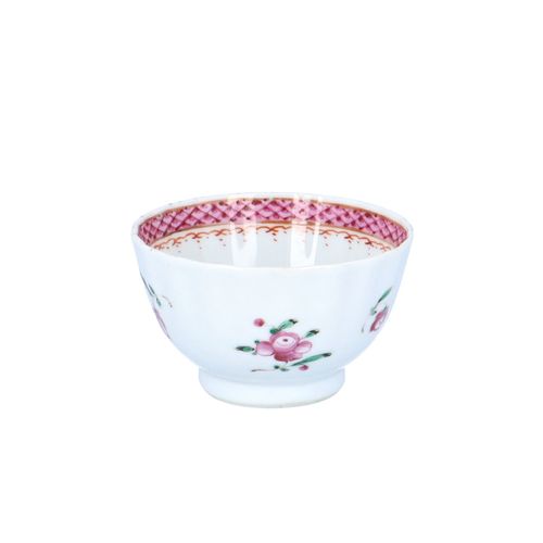 18th Century Famille Rose Tea Bowl image-2
