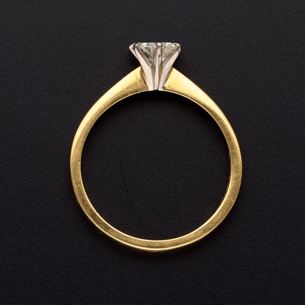 18ct Yellow Gold Diamond Solitaire Ring