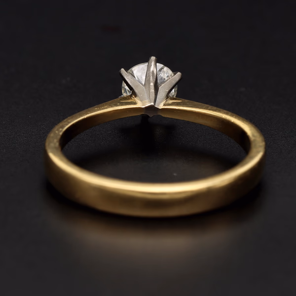 18ct Yellow Gold Diamond Solitaire Ring