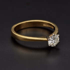 18ct Yellow Gold Diamond Solitaire Ring