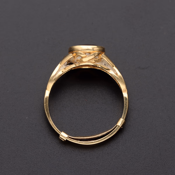 9ct Gold Garnet Ring