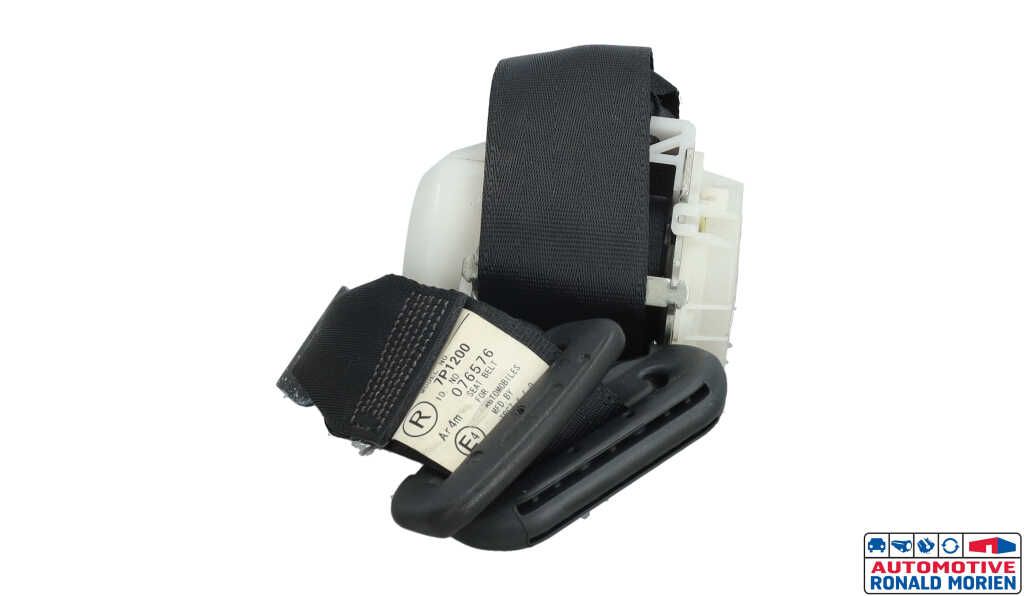 Used Rear seatbelt, right Peugeot 107 1.0 12V Price € 25,00 Margin scheme offered by Automaterialen Ronald Morien B.V.