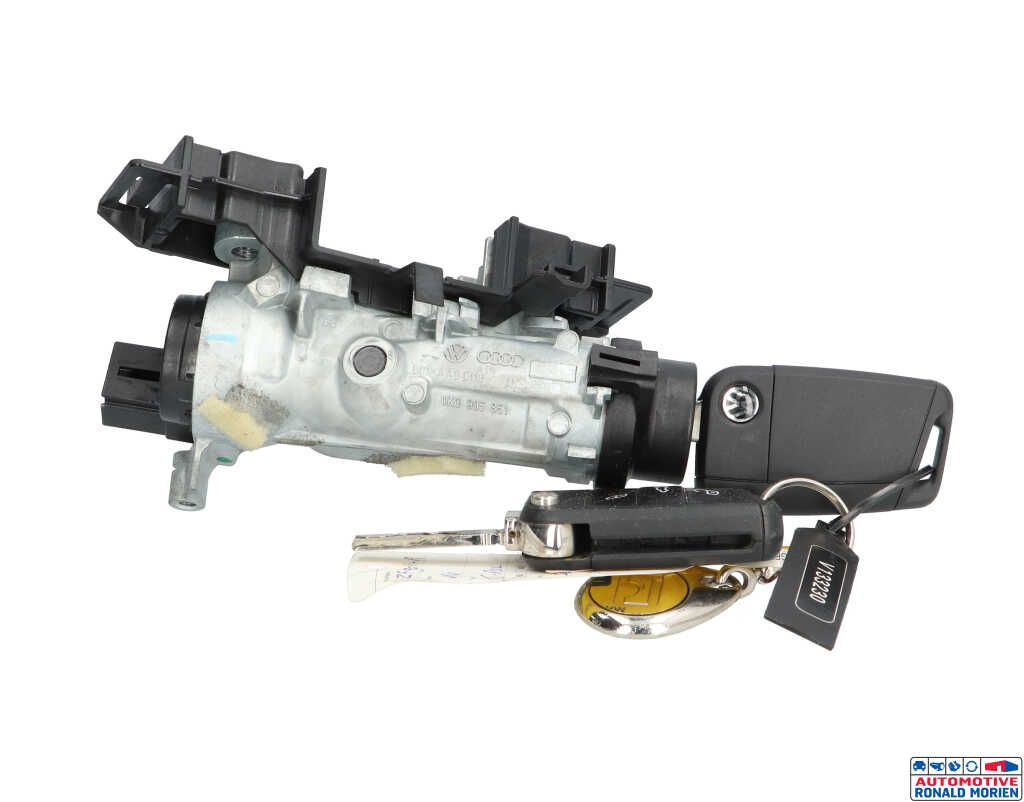 Used Ignition lock + key Volkswagen T-Roc 1.5 TSI Evo BMT 16V Price € 35,00 Margin scheme offered by Automaterialen Ronald Morien B.V.