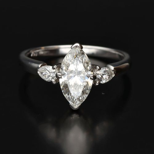 Vintage 18ct Gold 1.6ct Marquise Diamond Ring image-2
