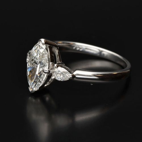 Vintage 18ct Gold 1.6ct Marquise Diamond Ring image-3